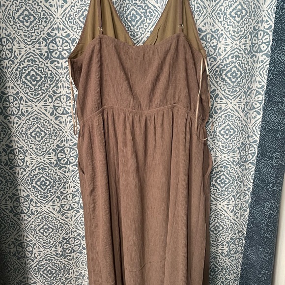 Textured Mocha dress - Picture 2 of 4